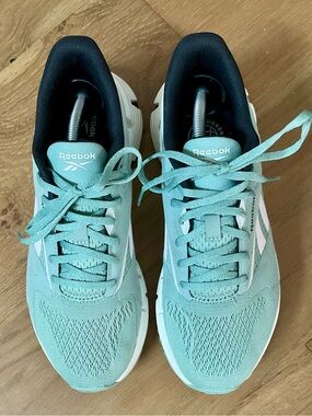 Reebok Luxcomfort Running Shoes Sneakers Mint Green White Wms 9 Sporty Gym Comfy